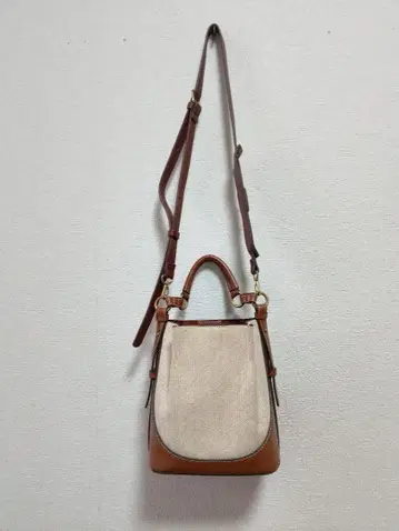 ZARA 베이지와 브라운의 숄더백