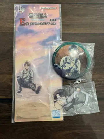 제일복권 진격의 거인 각각의 결의 아크릴 스탠드 참 캔뱃지 리바이