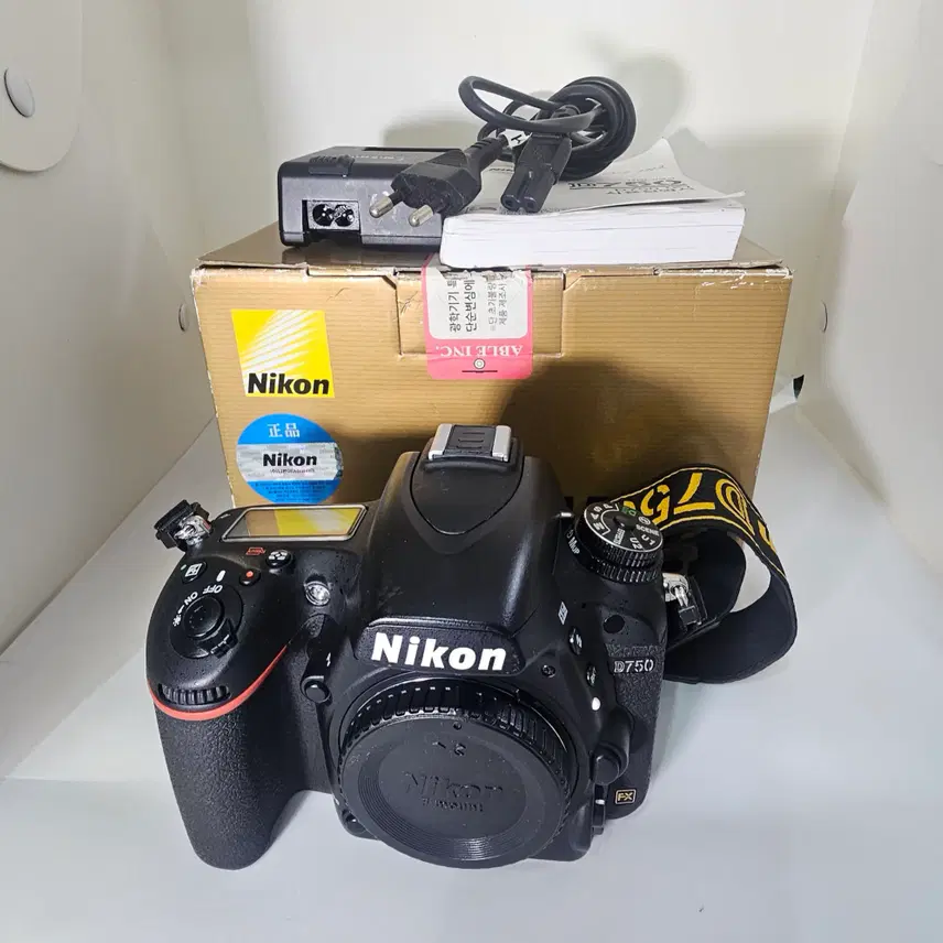 신동급 니콘D750과 니콘 50mm렌즈