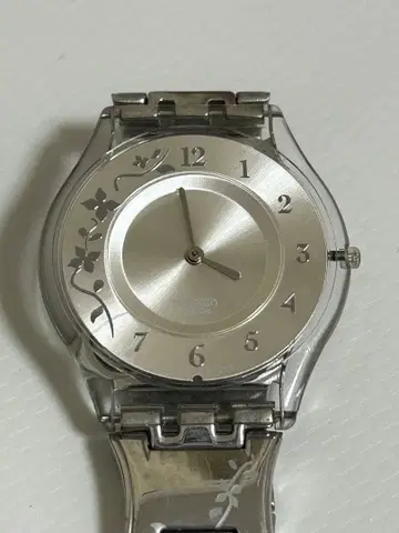 SWATCH 꽃무늬 실버 쿼츠 손목시계