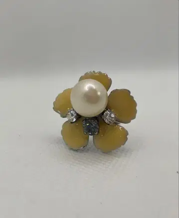 필립 페란디스의 펄과 스톤, 에나멜 반지