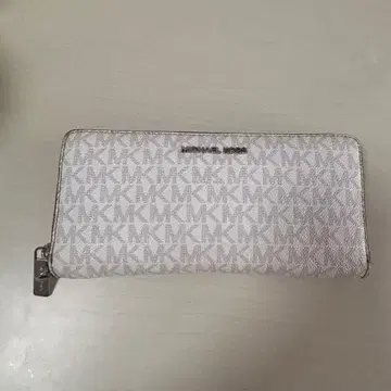 Michael Kors 화이트 로고 프린트 장지갑