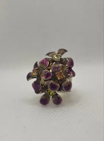 필립 페랑디스의 퍼플 에나멜 꽃 반지