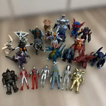 울트라맨 시리즈 괴수 피규어 세트 25체