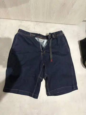 [새상품급] 그라미치 네이비 데님 숏팬츠