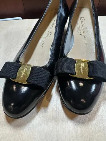 페라가모 펌프스 바라 블랙 23cm US6 에나멜