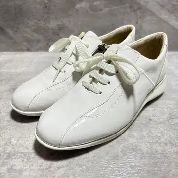 [새상품] 긴자 요시노야 우천 겸용 사이드 지퍼 에나멜 스니커즈 23cm