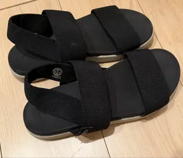 KEEN 블랙 스트랩 샌들 7.5 US