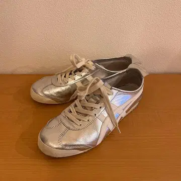 오니츠카타이거 멕시코 66 실버 x 화이트