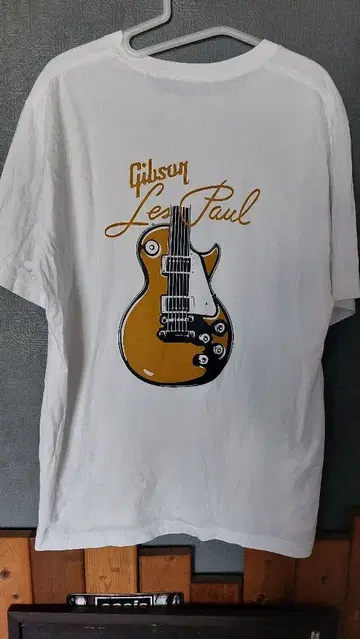 유니클로 깁슨 레스폴 골드 콜라보 티셔츠 UT 기타