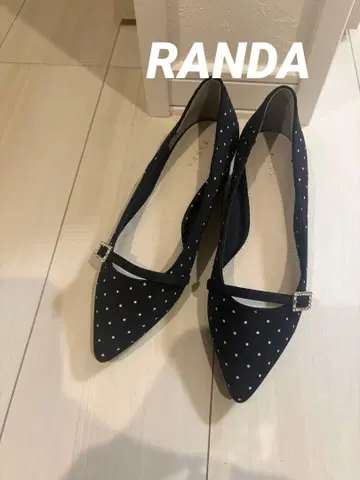 RANDA (란다) 비쥬 버클 스틸레토 펌프스 도트