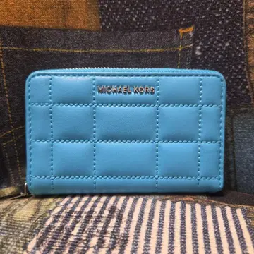 MICHAEL KORS 라이트 블루 코인 케이스