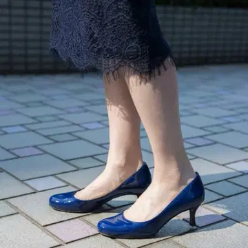 September Moon 별주 에나멜 펌프스 네이비 STUDIOUS