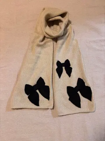 kate spade 리본 아플리케 머플러