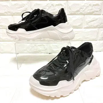 새상품급 앵코키네 통굽 스니커즈 에나멜 블랙 M 사이즈 완판템 QVC