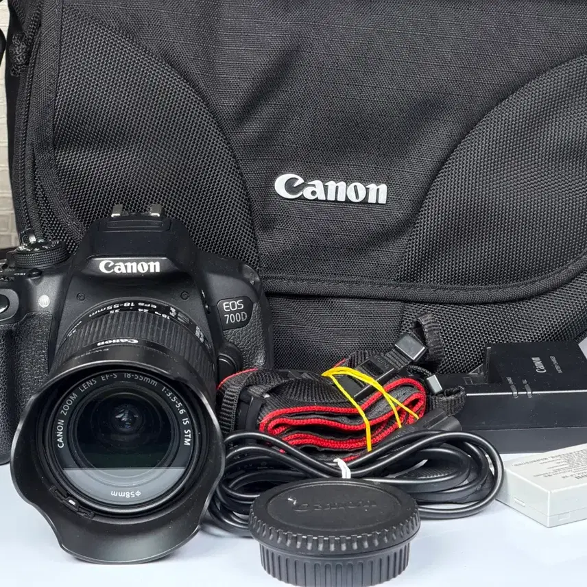 캐논 EOS 700D DSLR 카메라