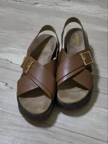 마이클코어스 샌들