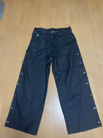 ANTIMID 스터드 데님 XL 사이즈 블랙