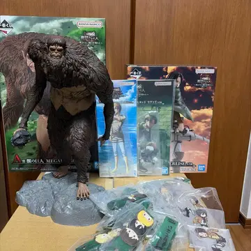 진격의 거인 제일복권 피규어 세트 짐승의 거인 리바이