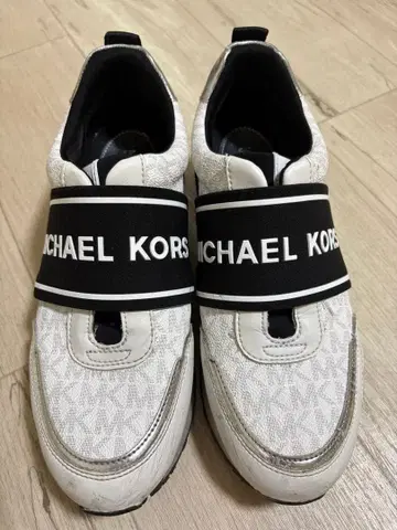 MICHAEL KORS 스니커즈