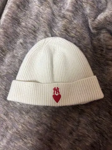 MLB 니트 모자 화이트 NY 로고 하트