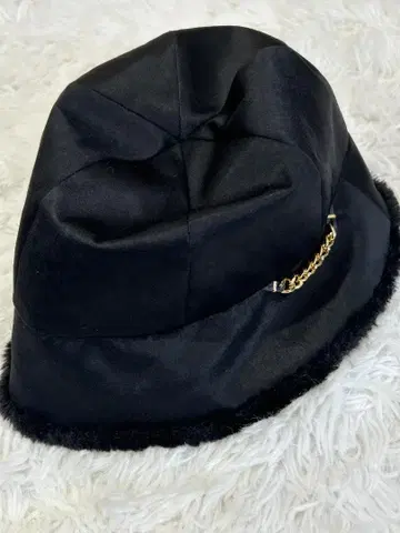 카시라 버킷햇 블랙 체인 퍼 포함 아세테이트 모자 일본제