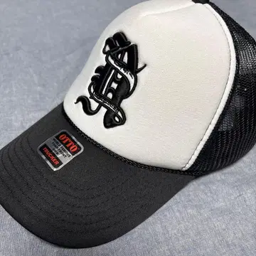 OTTO 자수 메쉬 트래커 캡 모자 야마다 렌 블랙 화이트