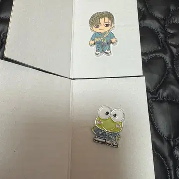 TREASURE 도영 하피단부이 핀 배지
