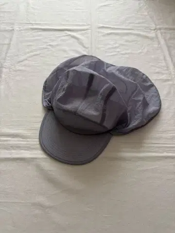 PAPER RIP SHADE CAP RASPBERRY