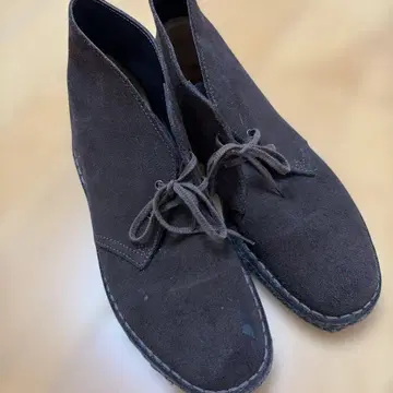 Clarks 다크 브라운 스웨이드 부츠