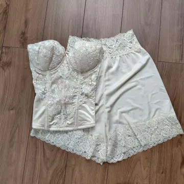 Carino 코르셋 브라이덜 이너 E70