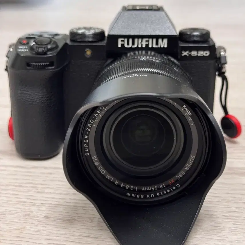 후지 x-s20 + xf18-55mm 렌즈 팝니다.