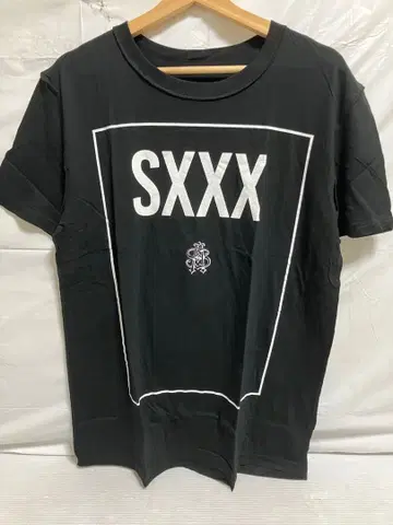 쿠로유메 키요하루 블랙 SADS SXXX 루즈 티셔츠 Evil Act