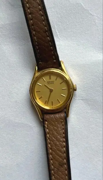 SEIKO 골드 쿼츠 손목시계 정크