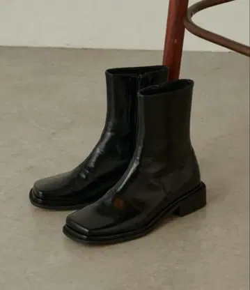Lui's FEMME 루이스 스퀘어 토 숏부츠 23.5cm