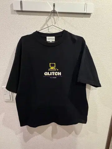 vaultroom 볼트룸 GLITCH 블랙 T셔츠