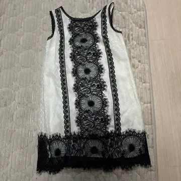 ANNA SUI 레이스 장식 슬리브리스 무릎 기장 원피스 사이즈 2