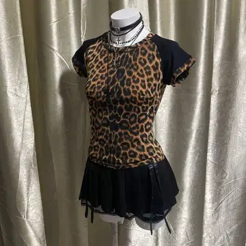 뒷면 레이스업 레오파드 패턴 반팔 티셔츠 헤이세이 갸루 펑크 일본제