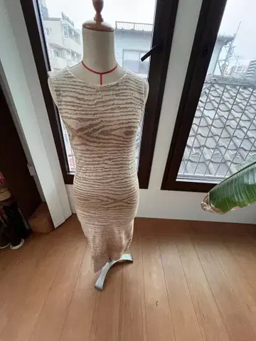 랄프 로렌 베이지 슬리브리스 원피스 코튼과 린넨 새상품급