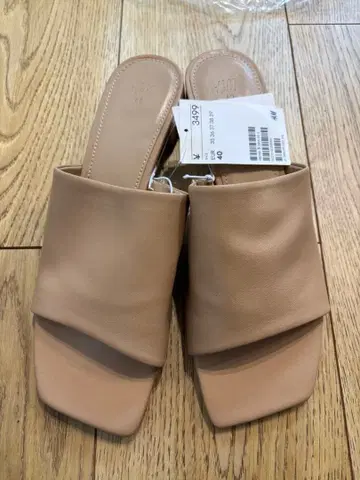 H&M 베이지 샌들 뮬