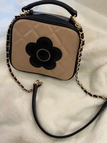 MARY QUANT [ 미사용 새상품 ] 마리콴트 숄더