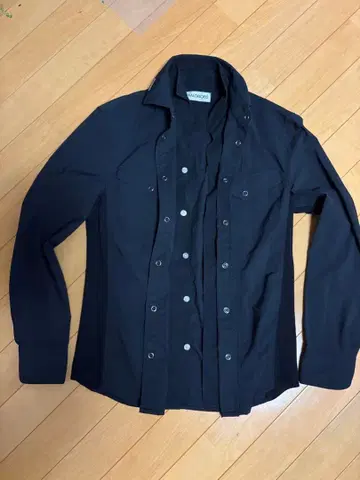 BUFFALO BOBS 블랙 긴팔 셔츠 타이트 미 실루엣