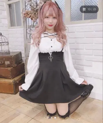 MARS ZIP 턱 플레어 스커트 블랙 하트 마즈