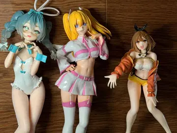피규어 3종 세트 리리에르, 라이자, 하츠네 미쿠