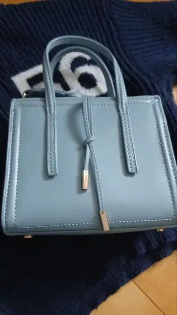 ZARA 라이트 블루 숄더백