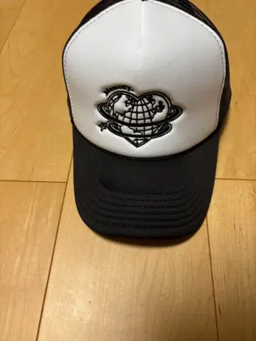 메쉬 캡 하트 로고