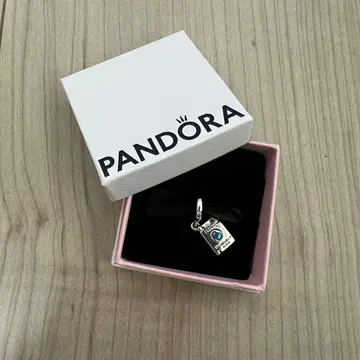 PANDORA 여권 참
