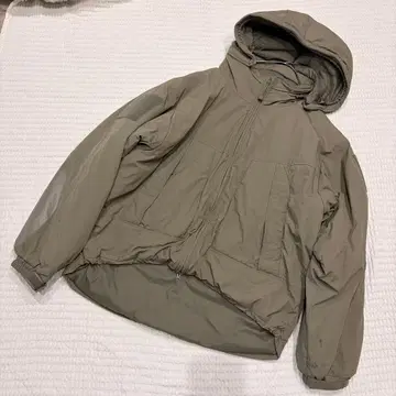 PCU LEVEL7 TYPE1 PRIMALOFT 다운 자켓