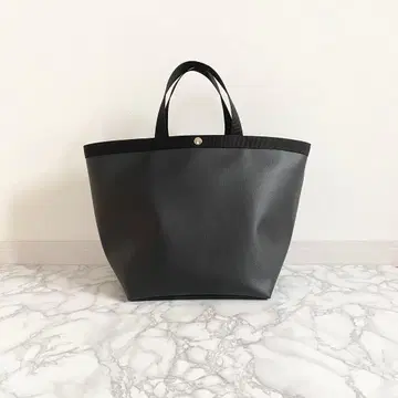 핸드메이드 보트형 토트 L 블랙 안감 베이지 버튼 실버