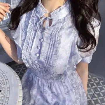 [ 새상품 ] evelyn 라메 프릴 꽃무늬 OP 원피스 블루 안미르